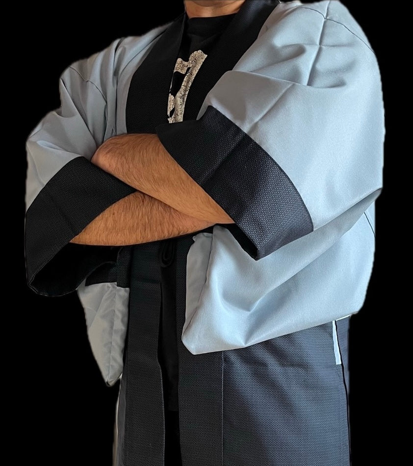 Men’s Traditional Japanese Haori – Blue Silk Ōshima with Kato Kiyomasa’s Kabuto Design